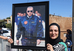 Bir buçuk ay süren emek! 70 bin boncukla yaptığı tabloyu Cumhurbaşkanı Erdoğan’a ulaştırdı