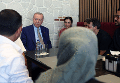 Cumhurbaşkanı Erdoğan, Çengelköy'de esnafı ziyaret etti