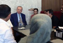 Cumhurbaşkanı Erdoğan, Çengelköy'de esnafı ziyaret etti