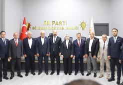 Gölbaşı'nda CHP'den istifa eden 6 meclis üyesi AK Parti'ye geçti
