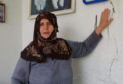Koçyiğit ailesinin çaresizliği! Evlerden su çıkıyor, duvarlar çatlıyor