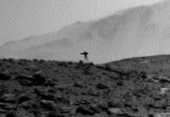 Mars'tan gelen görüntü kafaları karıştırdı! Kameraya takılan gizemli silüet: '13 saniye önce yoktu'