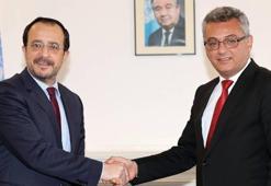 Kıbrıs'ta KKTC Cumhurbaşkanı Erhürman ile GKRY lideri Hristodulidis görüşmesi ertelendi