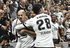 Beşiktaş'ta Dusan Vlahovic perdeyi 3 golle açtı! Siyah beyazlı formayla görkemli başlangıç