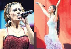 Meydanlar marşlarla yankılandı
