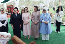 Emine Erdoğan, Kırgızistan'da lider eşleriyle buluştu