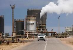 Libya'da petrol tanklarına İHA saldırısı! 'Nakil boruları da zarar gördü'