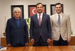Üsküdar'da 4 CHP'li meclis üyesi AK Parti'ye katıldı