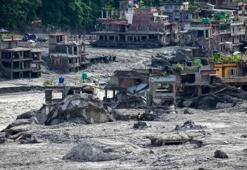 Nepal'de sel felaketinden günler sonra gelen mucize! 'Ses duyuldu'