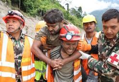 Nepal'de sel felaketinden günler sonra gelen mucize! 'Ses duyuldu'