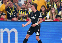 Beşiktaş'a derbide Rıdvan Yılmaz şoku! Golünü attı, oyuna devam edemedi