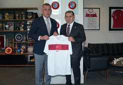 Galatasaray Başkanı Dursun Özbek'ten TFF Başkanı İbrahim Hacıosmanoğlu'na ziyaret