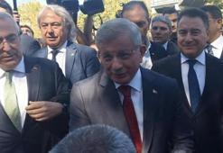 Ahmet Davutoğlu adliyede! ‘Cumhurbaşkanına hakaret’ suçlamasıyla ifade verdi