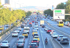 İstanbul'da eğitim öğretim döneminin ilk günü trafik yoğunluğu