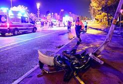 Maltepe'de feci kaza! İki otomobil çarpıştı; 2'si ağır 11 yaralı