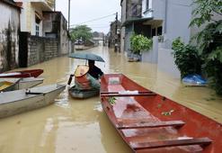 Vietnam'da sel felaketi! 2 binden fazla ev sular altında, hayvanlar telef oldu