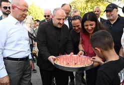 Mustafa Varank'tan Özgür Özel'e 'börekli' cevap