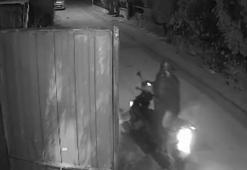 Antalya Serik’te garajdaki otomobil yandı, alevler eve sıçradı