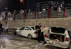Kayseri'de 3 otomobilin birbirine girdi! 2 yaralı