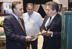 Bakan Kacır, 'Furnishings&Design Istanbul' fuarını ziyaret etti