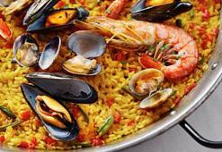 Paella nasıl yapılır? En kolayı kavurup pirinci atmak: 30 dakikada hazır