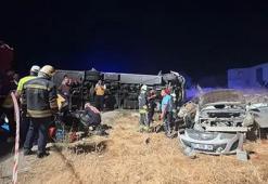 Gaziantep'te feci kaza! Yolcu otobüsü ile otomobil çarpıştı; ölü ve yaralılar var