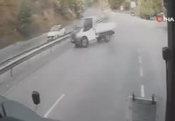 Virajı alamayan kamyonet spin attı