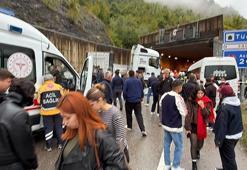 Bartın - Karabük yolunda minibüs ile TIR çarpıştı: 1 ölü, 11 yaralı