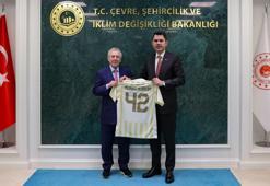 Bakan Kurum, Fenerbahçe Kulübü Başkanı Aziz Yıldırım ile görüştü