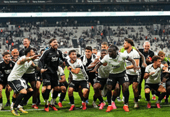 Beşiktaş'a yıldız isimlerden iyi haber geldi!