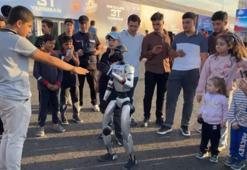 Robot Canikman yoğun ilgi görüyor