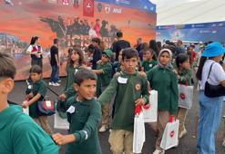 Şanlıurfa’da yağmura rağmen TEKNOFEST’e ziyaretçi akını