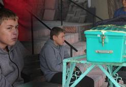 Soma'da 5 işçi hayatını kaybetti! Babasının tabutunun başında gözyaşları içinde son görev