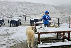 Hava bir anda değişti! Sağanak yerini kara bıraktı