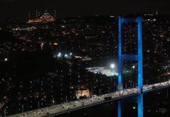 İstanbul Boğazı'nda büyüleyici manzara! Köprüler "3 Ekim Türk Dünyası Günü" için turkuaza büründü