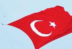 Özel Kuvvetler’den bayraklı gösteri