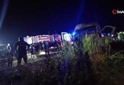 Kayseri'de feci kaza! İki işçi servisi ile iş makinesi çarpıştı: 1 ölü, 15 yaralı