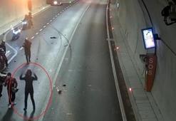 Tünelde feci kaza kamerada! Eşinin öldüğü, oğlunun yaralandığı kazaya tanık olunca sinir krizi geçirdi