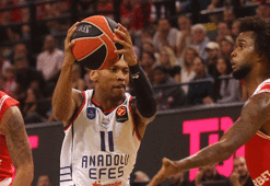 EuroLeague'de Anadolu Efes, Olympiakos'a farklı kaybetti