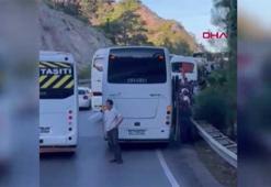Antalya'da tur midibüsü ile 2 otobüs çarpıştı: 10 yaralı