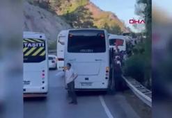 Antalya'da tur midibüsü ile 2 otobüs çarpıştı: 10 yaralı