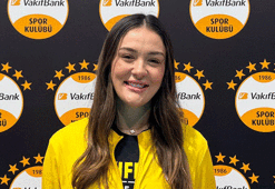 Zehra Güneş: "Filenin Sultanları ile tarih yazmak benim için çok gurur verici"