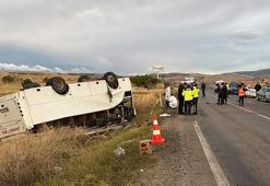 Afyonkarahisar Şuhut'ta işçi servisi devrildi: Ölü ve yaralılar var
