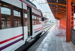Avrupa'nın kalbinde tren hattı arızası! En az 17 bin yolcu etkilendi