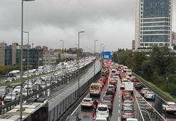 İstanbul trafiğinde son durum: Yağışın da etkisiyle trafik yoğunluğu yüzde 89'a ulaştı