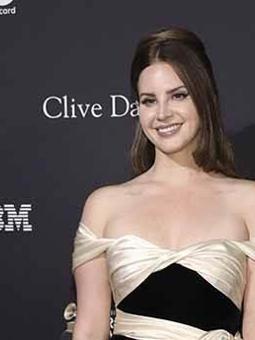 Lana Del Rey'in Grammy kostümü neden bu kadar olay oldu?