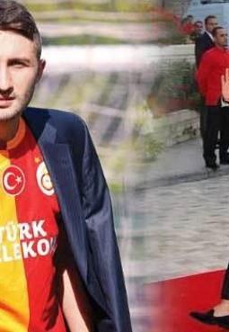 Tuhaf kıyafetler giyen 8 Türk futbolcu