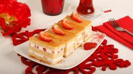 Meyveli piramit pasta nasıl yapılır?