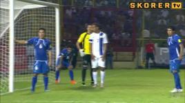 Yok artıK! Tribünden idrar balonu attılar!