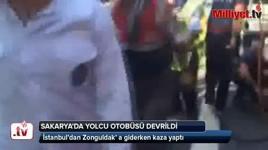Sakarya'da yolcu otobüsü devrildi
